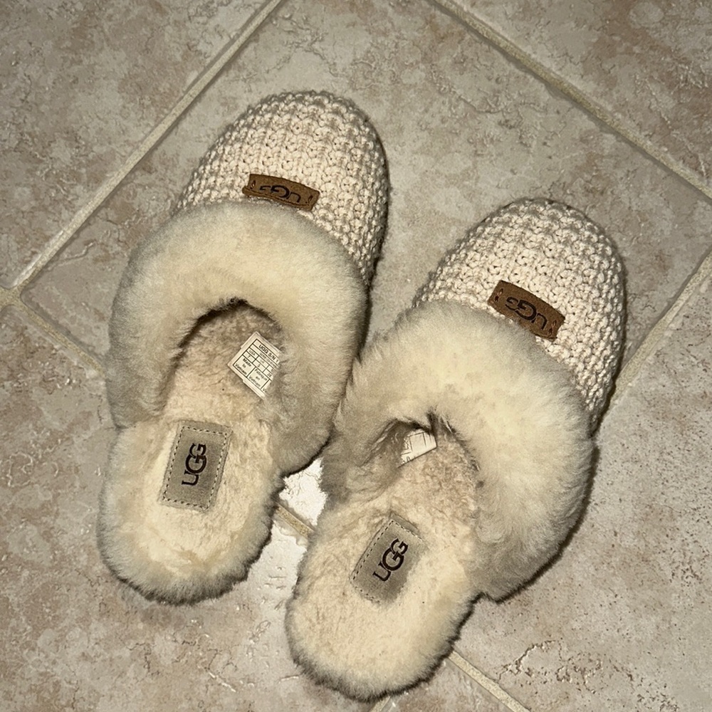 UGG Cozy Slipper Cream